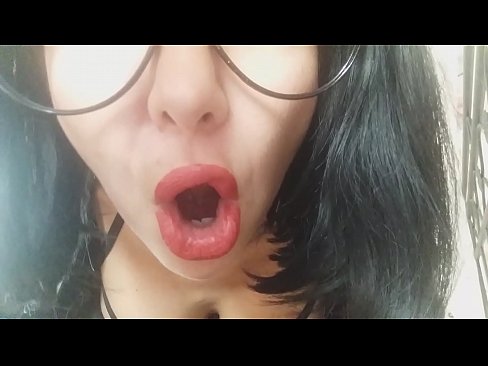 ❤️ Kara, via duonpatrino ne lasos vin iri al lernejo hodiaŭ... Mi bezonas vin tro multe... ️ Belega porno ĉe ni ☑