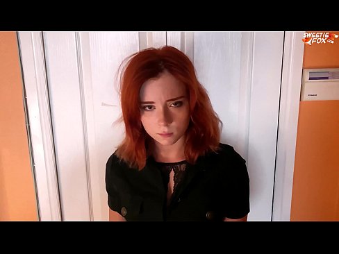 ❤️ Sekureca Gardisto Punis Belulinon pro Butikŝtelado - Cum En Buŝo ️ Belega porno ĉe ni ☑